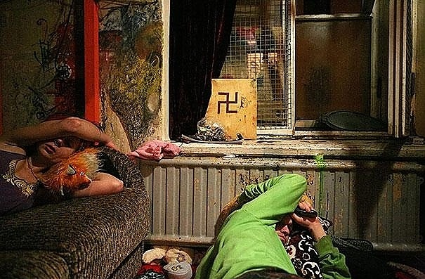 Uyuşturucu Bağımlısı Anne ve Babayla Yaşayan Çocuğun Yürek Burkan Hikayesi..