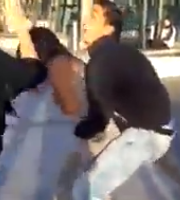 SOKAK ORTASINDA T*CAVÜZ GİRİŞİMİ!  BİR ANDA ARKADAN SARILDI VE... İŞTE O GÖRÜNTÜLER!