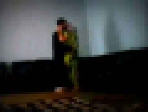 DUL KADINA YARDIM İÇİN DUA EDİP ÜFLEYEN HOCA...
