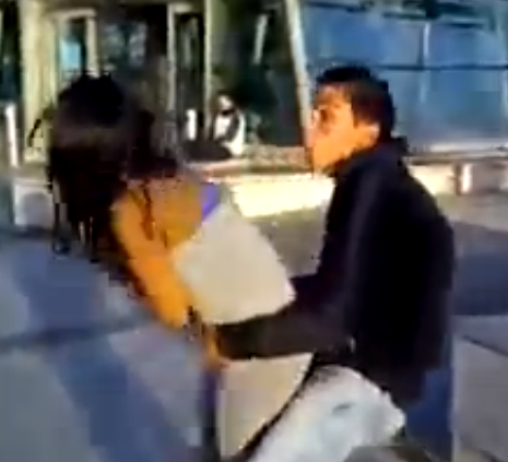 SOKAK ORTASINDA T*CAVÜZ GİRİŞİMİ!  BİR ANDA ARKADAN SARILDI VE... İŞTE O GÖRÜNTÜLER!