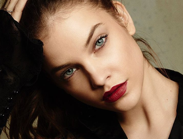 Barbara Palvin’in çekici makyajı nasıl elde edilir?