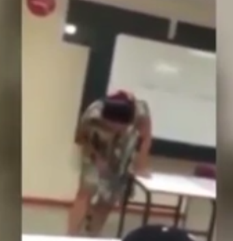 ÖĞRETMEN BİYOLOJİ DERSİNİ BÖYLE VERİNCE VELİLERDEN ŞİKAYET YAĞDI!!GİZLİ KAMERAYA GÖRÜNTÜLER BÖYLE YANSIDI!! ŞOK OLACAKSINIZ!!