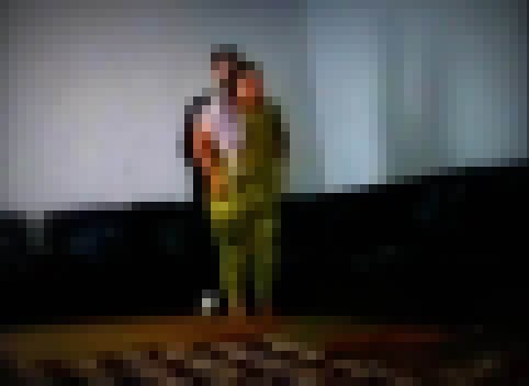 DUL KADINA YARDIM İÇİN DUA EDİP ÜFLEYEN HOCA...