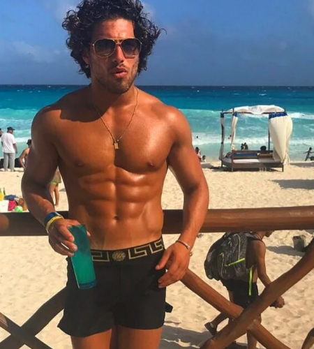 Kimin Eli Kimin Cebinde Belli Olmayan ve Aleni Seks Yapılan İngiltere'nin Kısmetse Olur Programı: Love Island