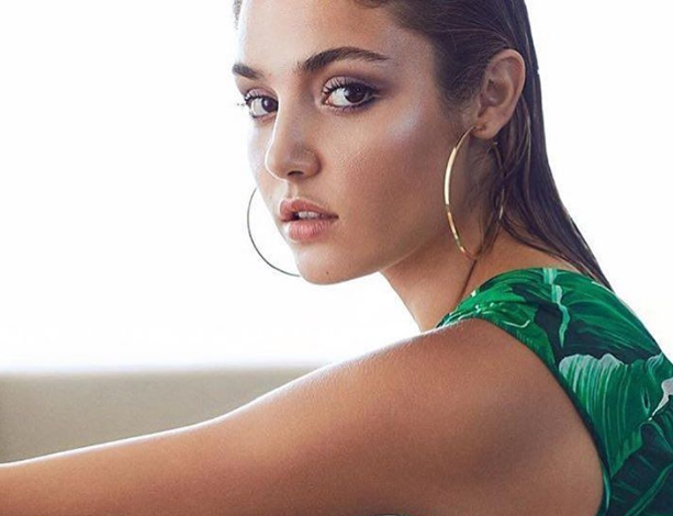 Hande Erçel'den öğrendiğimiz 4  güzellik ipucu