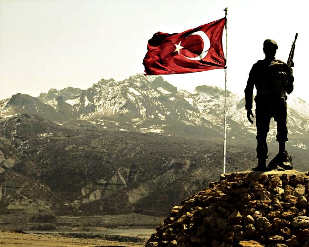 Hakkari'de saldırı: İki asker yaralı !