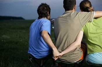 PARTNERİNİZ  BÖYLE DAVRANIYORSA  ALDATILIYORSUNUZ DEMEKTİR