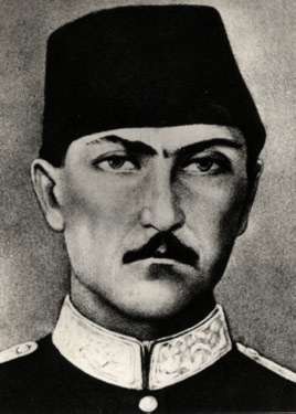 ATATÜRK'ÜN HAYATI VE GÖRMEDİĞİNİZ KARELER...