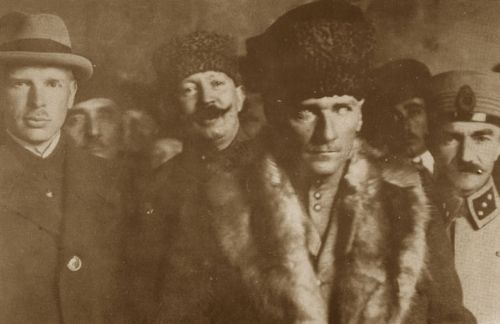 Ulu Gazi Mustafa Kemal Atatürk'ün Bilinmeyen Fotografları