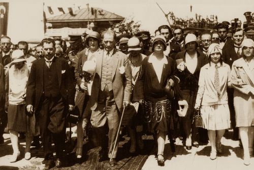 Ulu Gazi Mustafa Kemal Atatürk'ün Bilinmeyen Fotografları