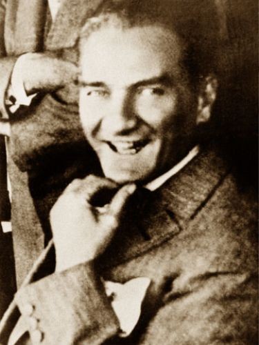 Ulu Gazi Mustafa Kemal Atatürk'ün Bilinmeyen Fotografları