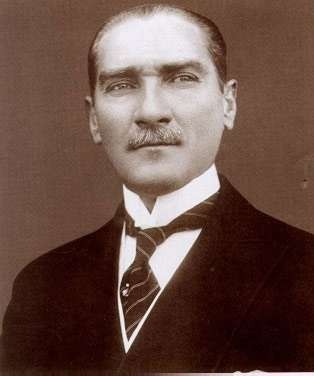 ATATÜRK'ÜN HAYATI VE GÖRMEDİĞİNİZ KARELER...