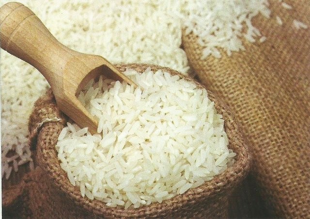 PİRİNCİN SUYUNUZU BİLEĞİNİZİN İÇ KISMINA SÜRÜP 15 DAKİKA BEKLEYİN VE... FARKI GÖRECEKSİNİZ!