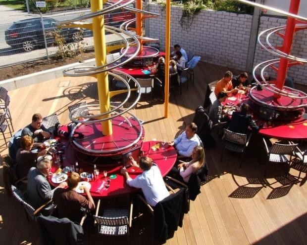 Dünyadaki en ilginç restaurantlar! Klozetten yemek yiyorlar...