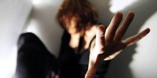 EVE ALKOLLÜ GELDİ! KIYAFETLERİMİ ÇIKARMAK İSTEDİ...