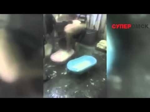 Banyo Yaptıkları Sütle.. Bu Fotoğraf Kıyameti Kopardı!