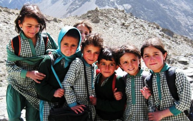 İŞTE 70’İNDE DOĞURAN, ORTALAMA 120 YIL YAŞAYAN VE KANSER BİLMEYEN HUNZA TÜRKLERİNİN SIRRI!!