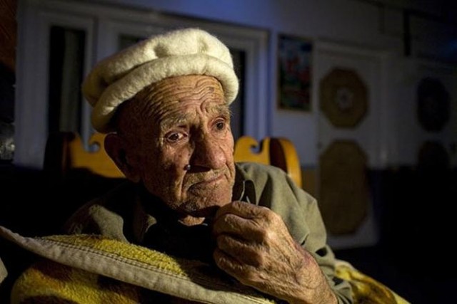 İŞTE 70’İNDE DOĞURAN, ORTALAMA 120 YIL YAŞAYAN VE KANSER BİLMEYEN HUNZA TÜRKLERİNİN SIRRI!!