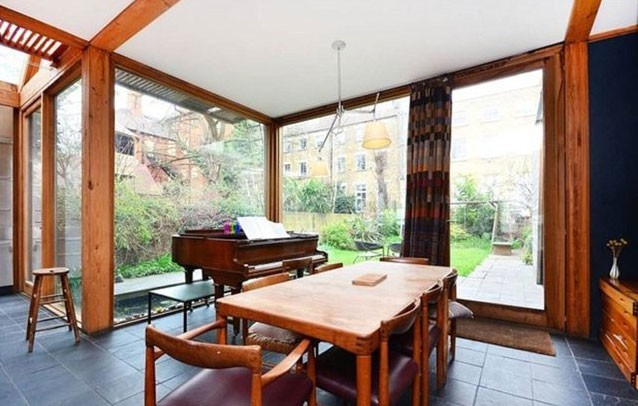 1 yıl önce aldığı evi 36 katına sattı!