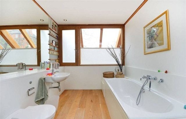 1 yıl önce aldığı evi 36 katına sattı!