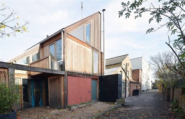 1 yıl önce aldığı evi 36 katına sattı!