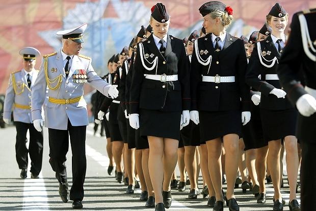 Rusya'nın polisleri görenleri sersemletti!!!