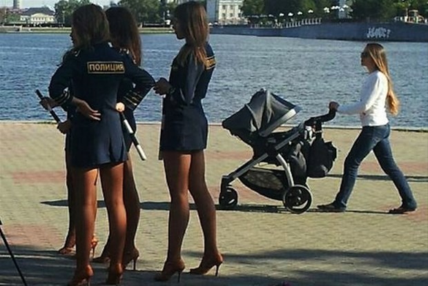 Rusya'nın polisleri görenleri sersemletti!!!
