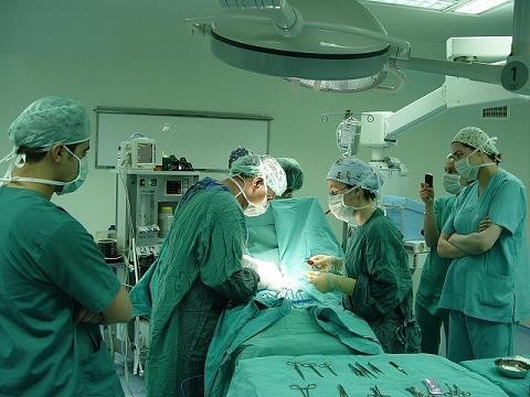 Doktor önlüklerinin yeşil olmasının nedeni meğerse...