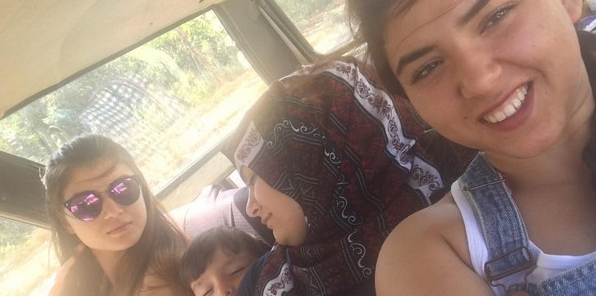 İŞTE HANİFE'NİN MERAK EDİLEN AİLESİ