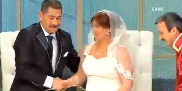 Canlı yayında evlendiği karısına üç ay sonra öyle bir şey yaptı ki!!!