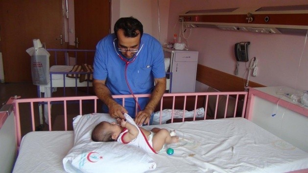 O BEBEĞİN ÖYLE BİR ÖZELLİĞİ VARKİ DOKTORLAR ŞOK OLDU..!