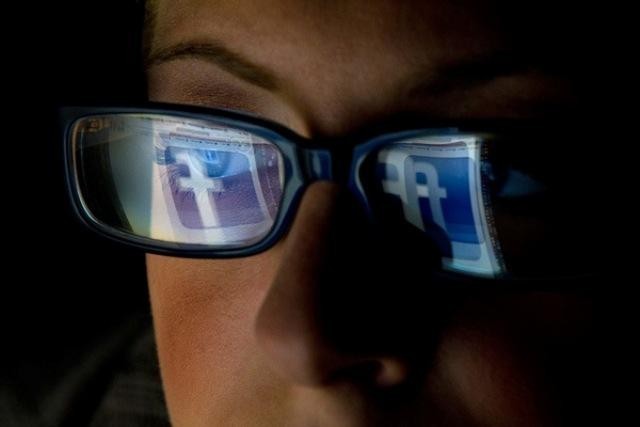 Sevgiliniz yada eşiniz facebook kullanıyorsa dikkat!
