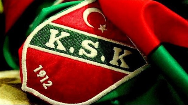 Atatürk için çirkin pankart...