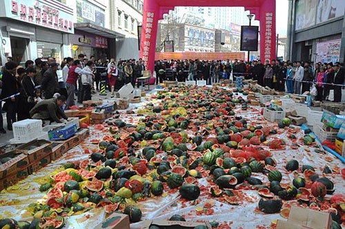 4 Ton Karpuzu Ezdiler Nedeni İse Çok Acayip