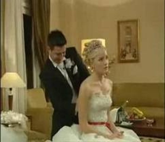 gerdek gecesi şok olay eşinin kızlık zarını takarken yakaladı ve... İNANILMAZ OLAY...