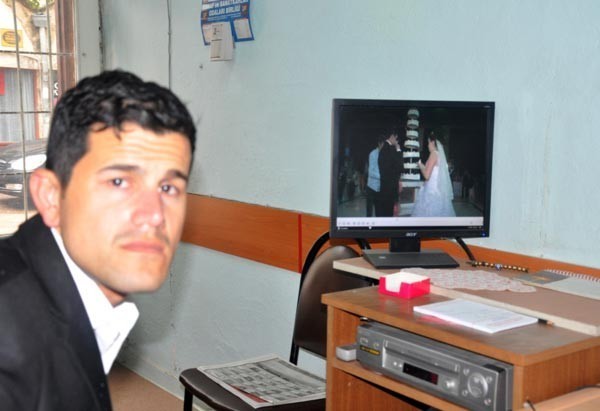 Gerdek gecesi çok heycanlıyım dedi bakın gelin ne yaptı !