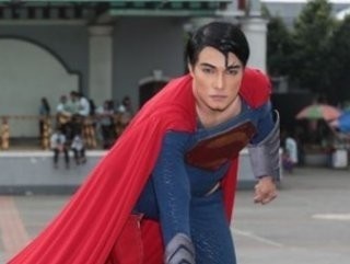 Superman'e Benzemek İçin 23 Kez Ameliyat Oldu! Son Hali Şok Etti..