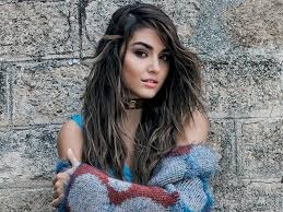 Hande Erçel'den öğrendiğimiz 4  güzellik ipucu