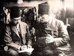 ATATÜRK'ÜN HAYATI VE GÖRMEDİĞİNİZ KARELER...