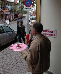Zihin yakan uyarı levhaları!