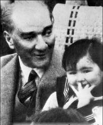 ATATÜRK'ÜN HAYATI VE GÖRMEDİĞİNİZ KARELER...