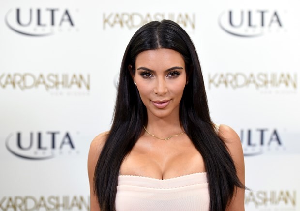 Kim Kardashian bu kez yanlış adım attı !