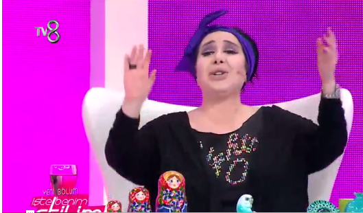Nur Yerlitaş'tan Şok Eden İstek! Keşke Benim Kızım Olsan.. Peki Kim Bu Güzel?