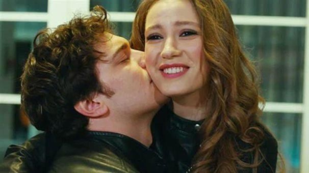 Serenay Sarıkaya'nın Annesini Görünce Şok Olacaksınız!