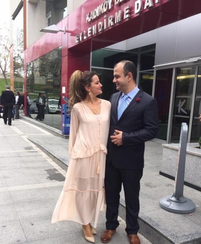 Yıldız Asyalı Öyle Biriyle Evlendi ki.. Çok Şaşıracaksınız!