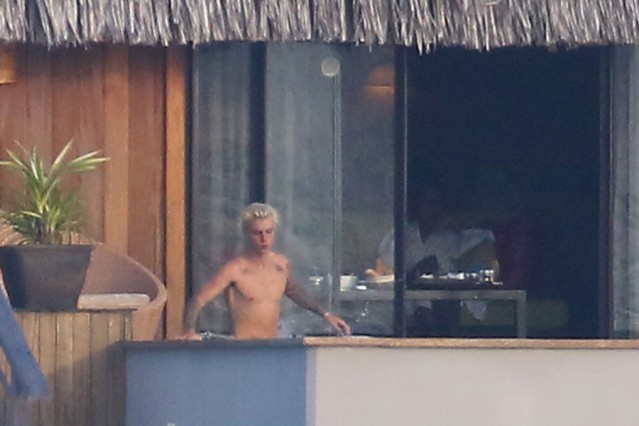 Justin Bieber çıplak yakalandı