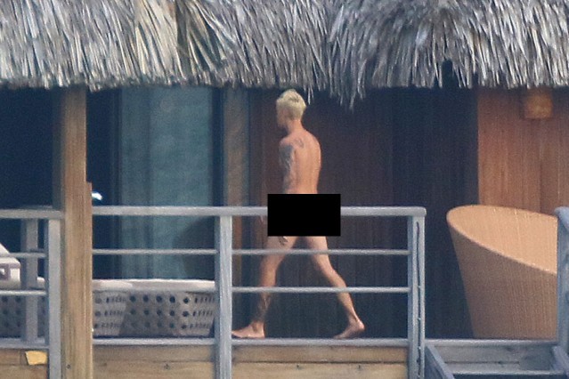 Justin Bieber çıplak yakalandı