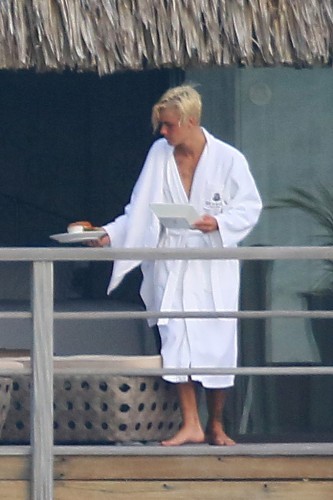 Justin Bieber çıplak yakalandı