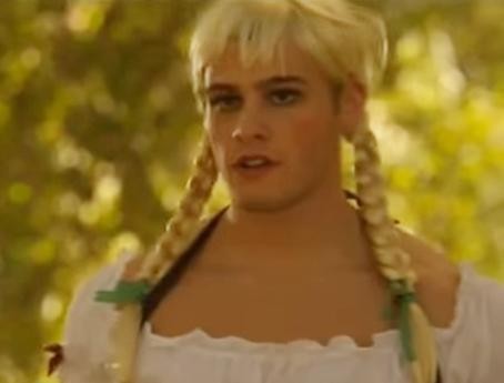 Kerem Bursin masal kahramanı oldu ama...