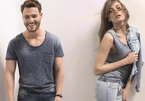 Apar topar ameliyata alındı! Sevgilisinin yanından bir an olsun ayrılmadı